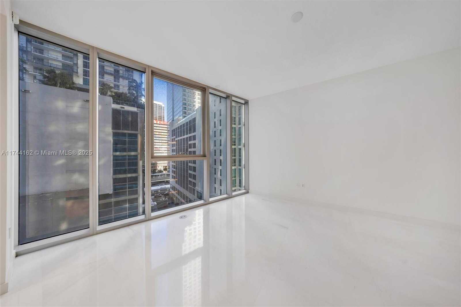 Small Image of 300 BISCAYNE BLVD WAY #805, Miami Number 18