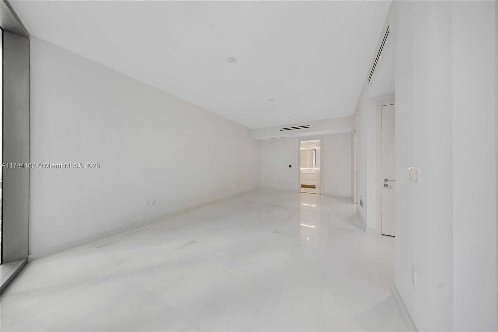 Small Image of 300 BISCAYNE BLVD WAY #805, Miami Number 19