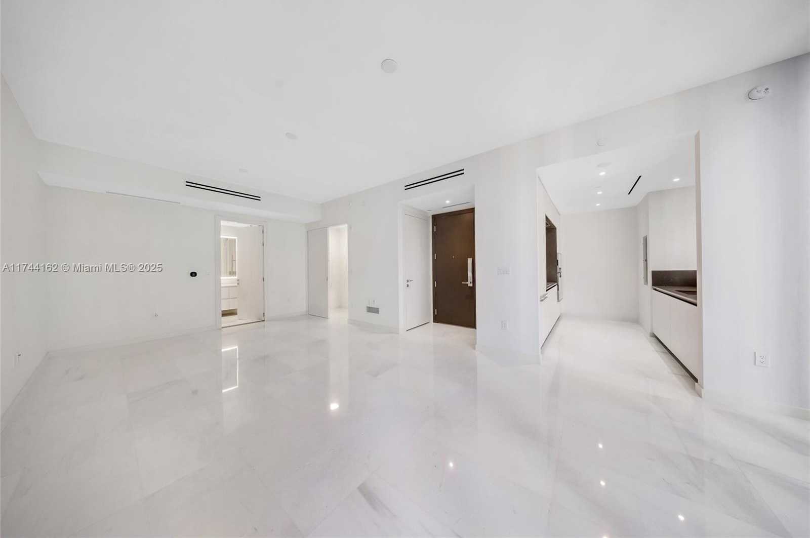 Small Image of 300 BISCAYNE BLVD WAY #805, Miami Number 2