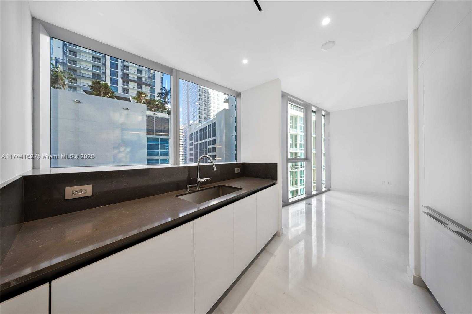 Small Image of 300 BISCAYNE BLVD WAY #805, Miami Number 24