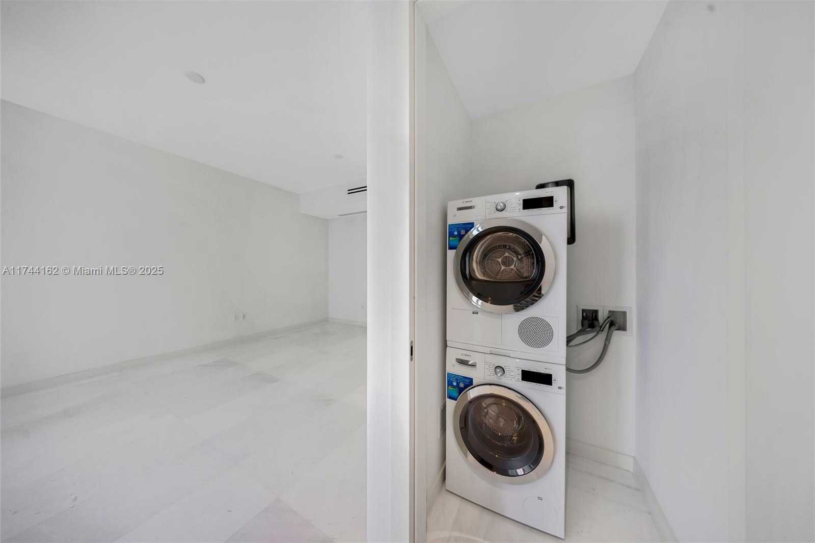 Small Image of 300 BISCAYNE BLVD WAY #805, Miami Number 26