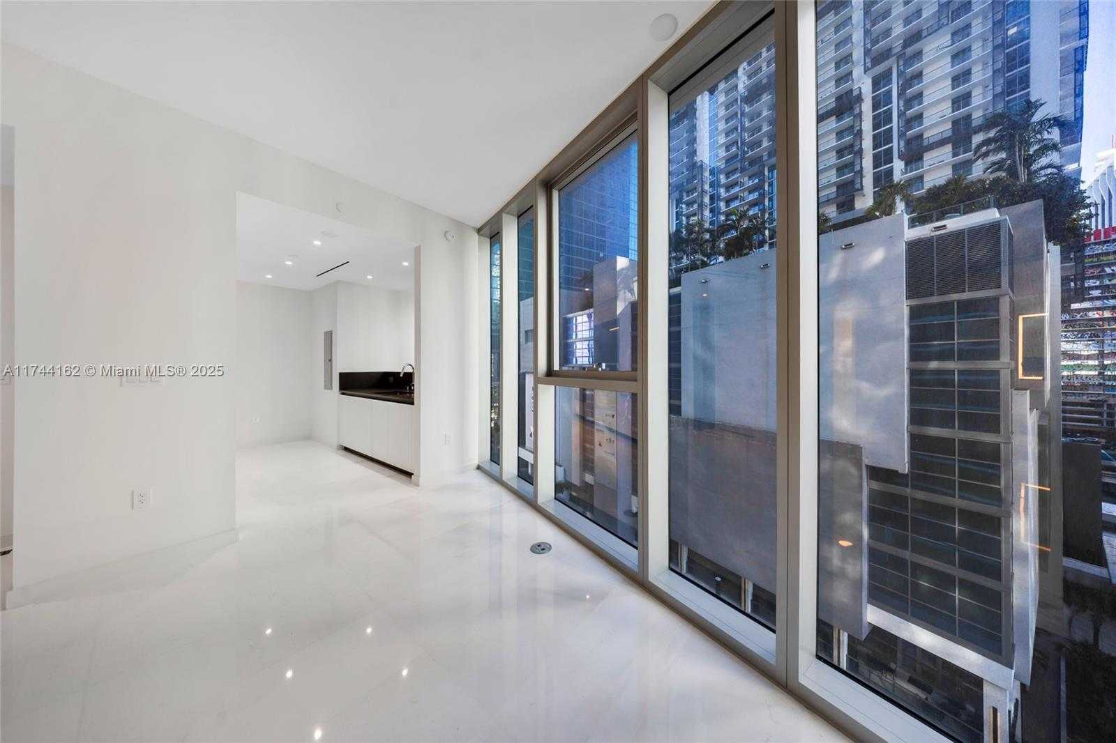 Small Image of 300 BISCAYNE BLVD WAY #805, Miami Number 7