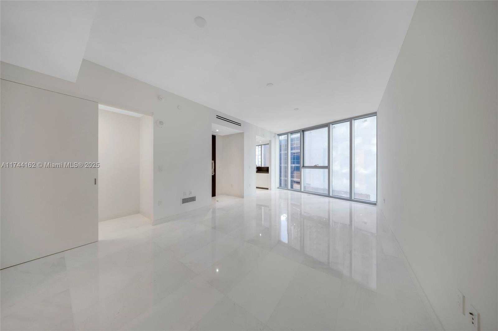Small Image of 300 BISCAYNE BLVD WAY #805, Miami Number 8