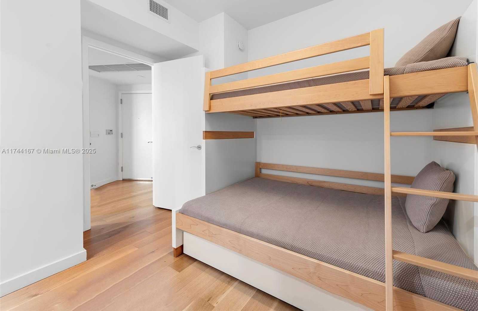 Small Image of 17001 COLLINS AVE #2702, Sunny Isles Beach Number 24