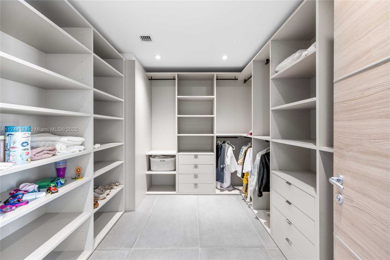 Small Image of 515 VALENCIA AVE #803, Coral Gables Number 13