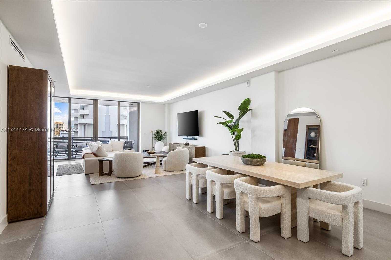 Small Image of 515 VALENCIA AVE #803, Coral Gables Number 2