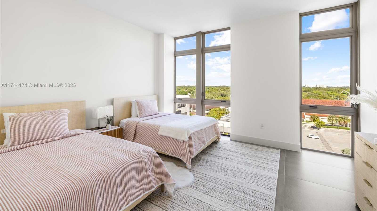 Small Image of 515 VALENCIA AVE #803, Coral Gables Number 3