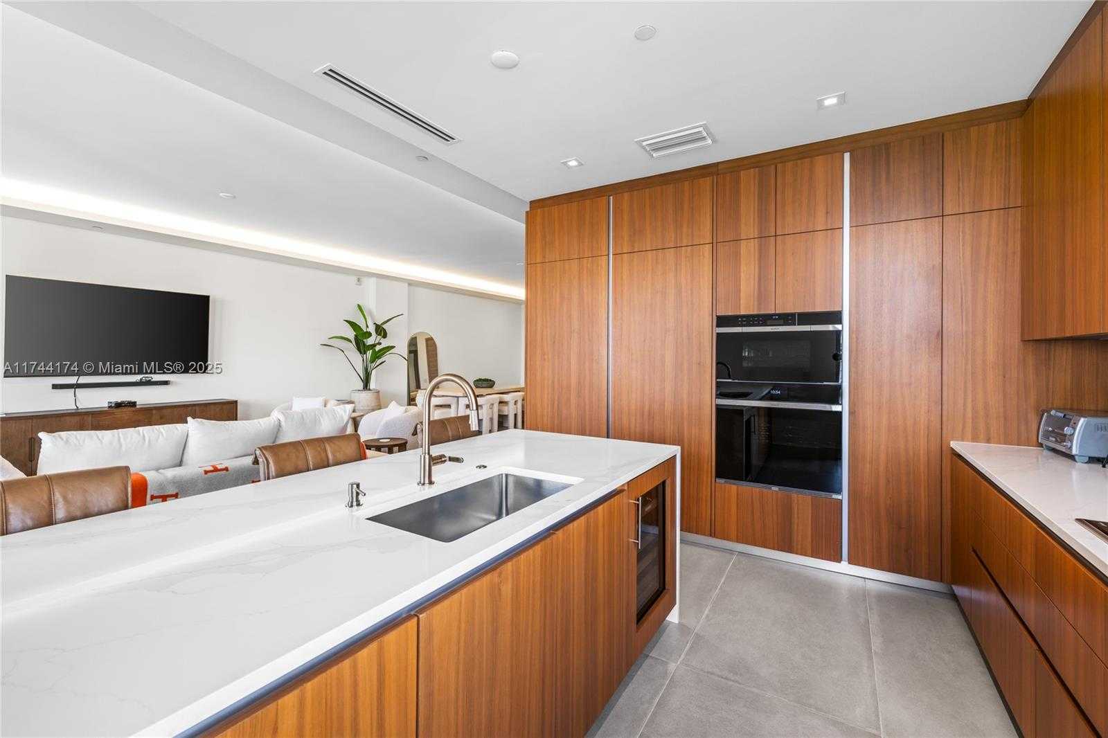 Small Image of 515 VALENCIA AVE #803, Coral Gables Number 9