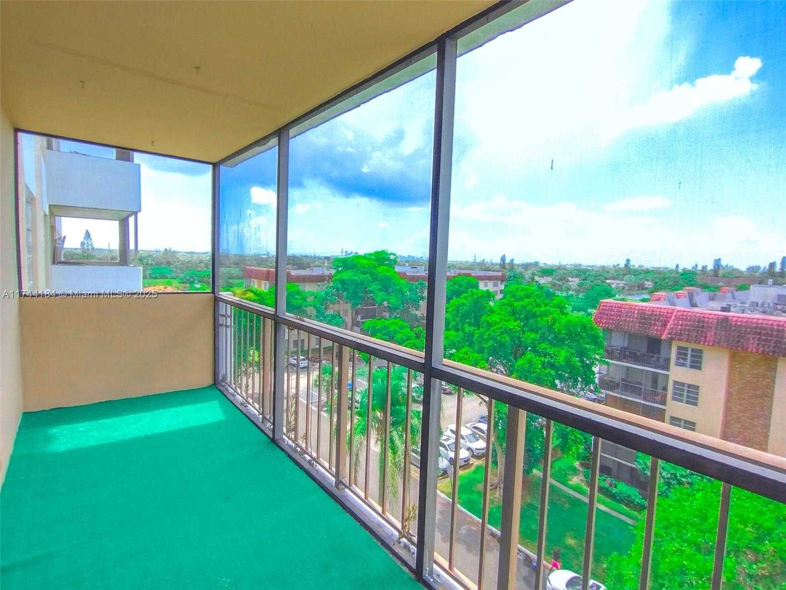 Small Image of 4174 INVERRARY DRIVE #706, Lauderhill Number 16