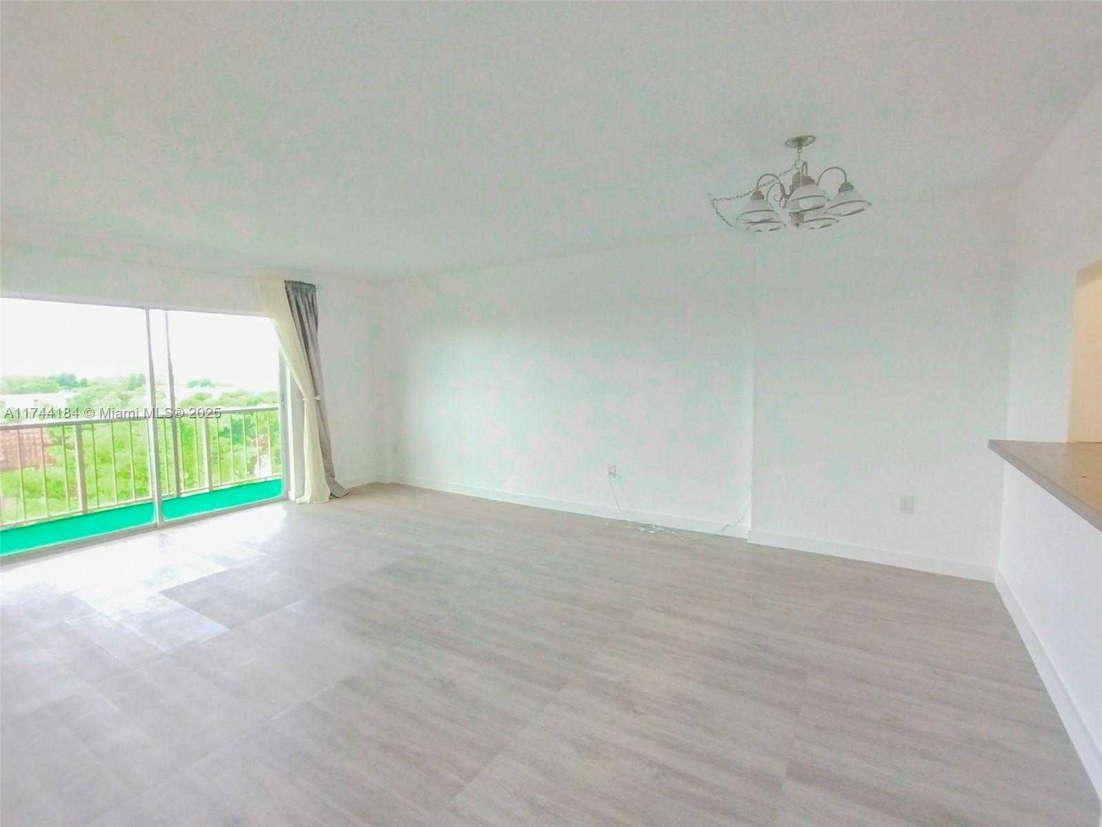 Small Image of 4174 INVERRARY DRIVE #706, Lauderhill Number 17
