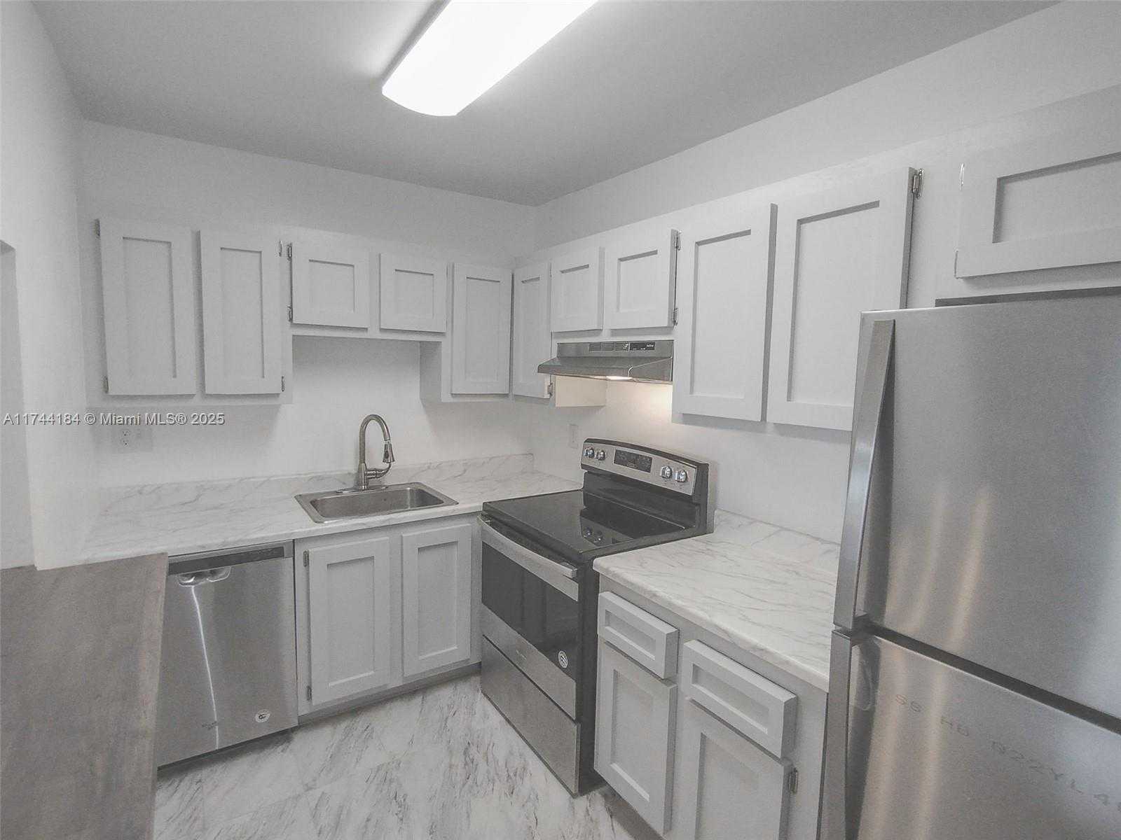 Small Image of 4174 INVERRARY DRIVE #706, Lauderhill Number 2