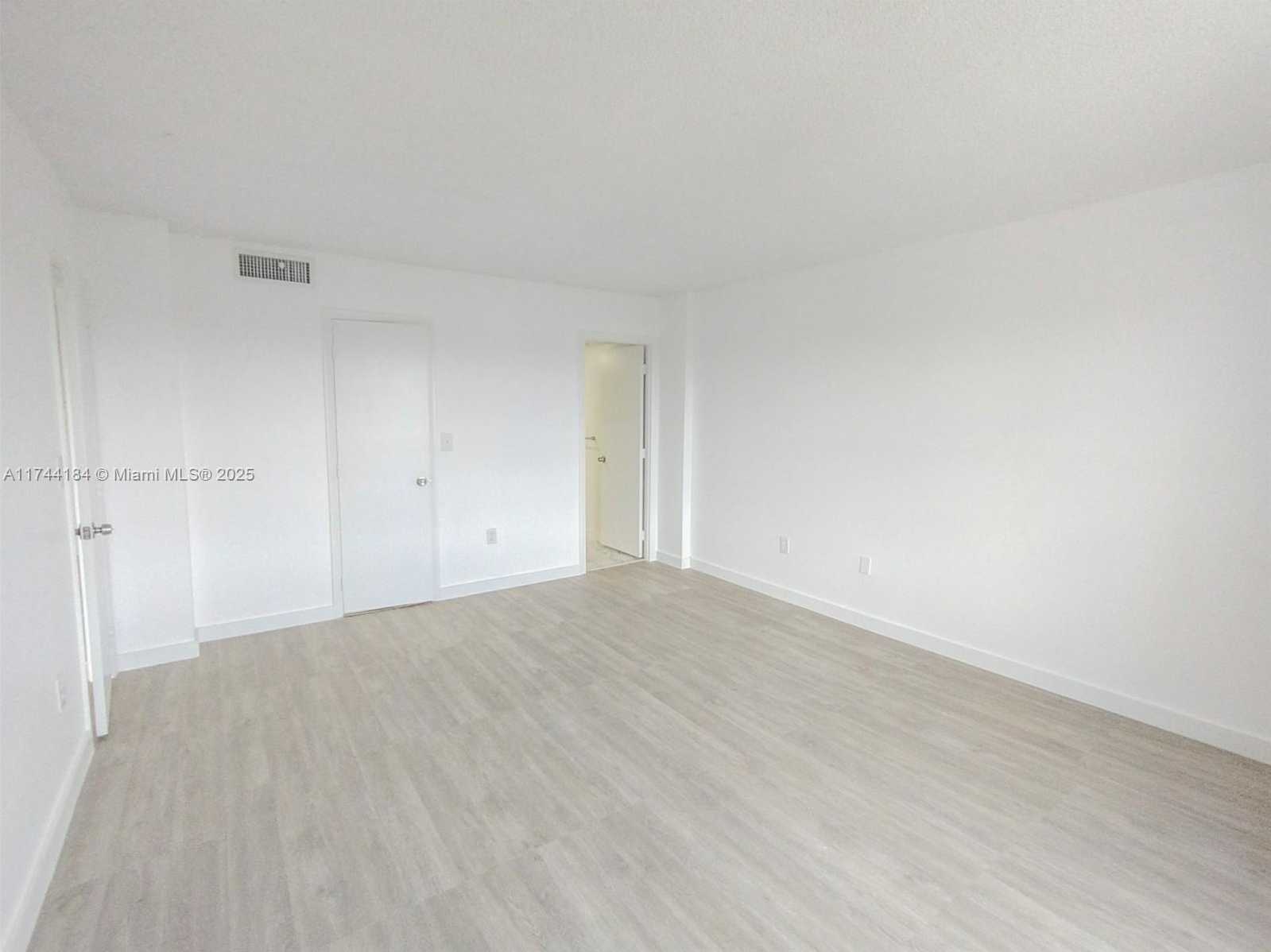 Small Image of 4174 INVERRARY DRIVE #706, Lauderhill Number 20