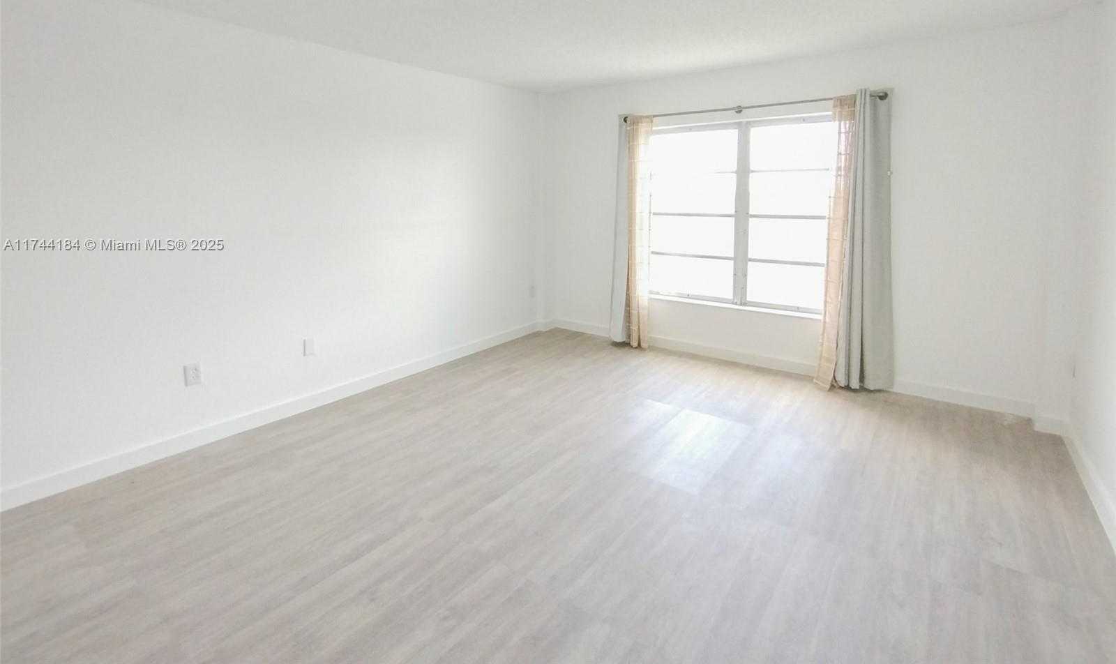Small Image of 4174 INVERRARY DRIVE #706, Lauderhill Number 22