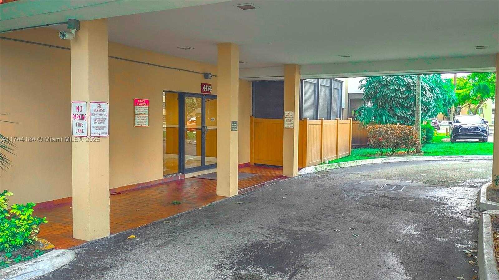 Small Image of 4174 INVERRARY DRIVE #706, Lauderhill Number 32