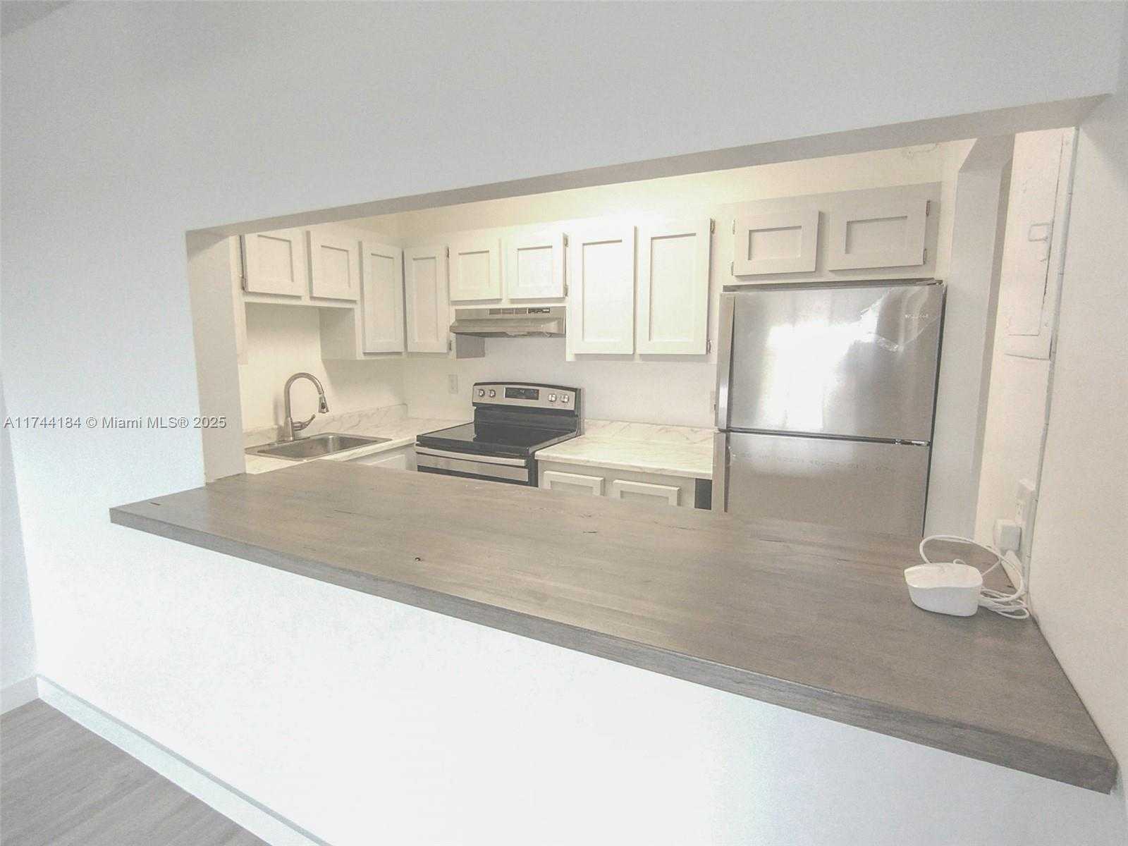 Small Image of 4174 INVERRARY DRIVE #706, Lauderhill Number 5