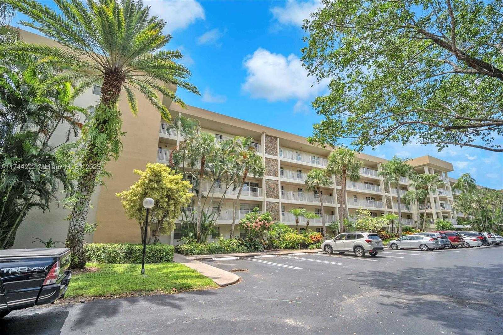 Small Image of 4000 CYPRESS GROVE WAY #210, Pompano Beach Number 2