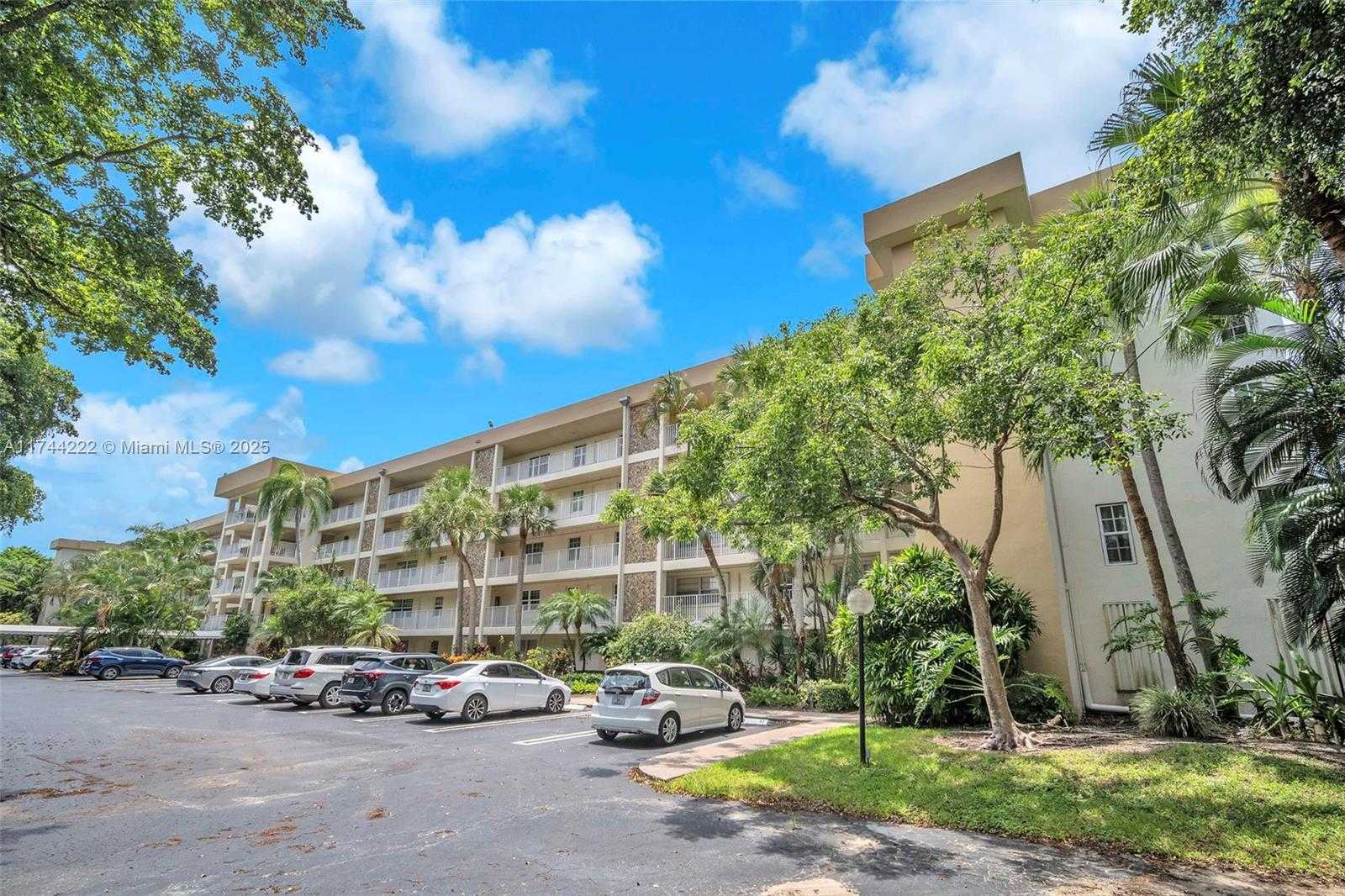 Small Image of 4000 CYPRESS GROVE WAY #210, Pompano Beach Number 25