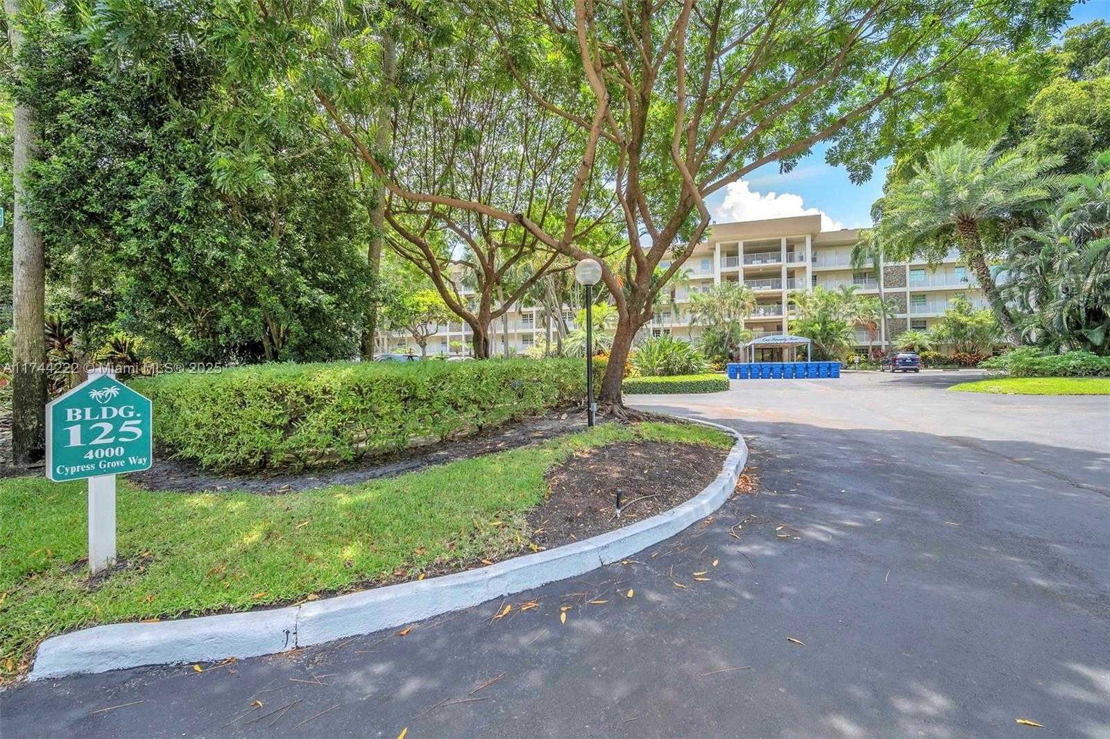 Small Image of 4000 CYPRESS GROVE WAY #210, Pompano Beach Number 26