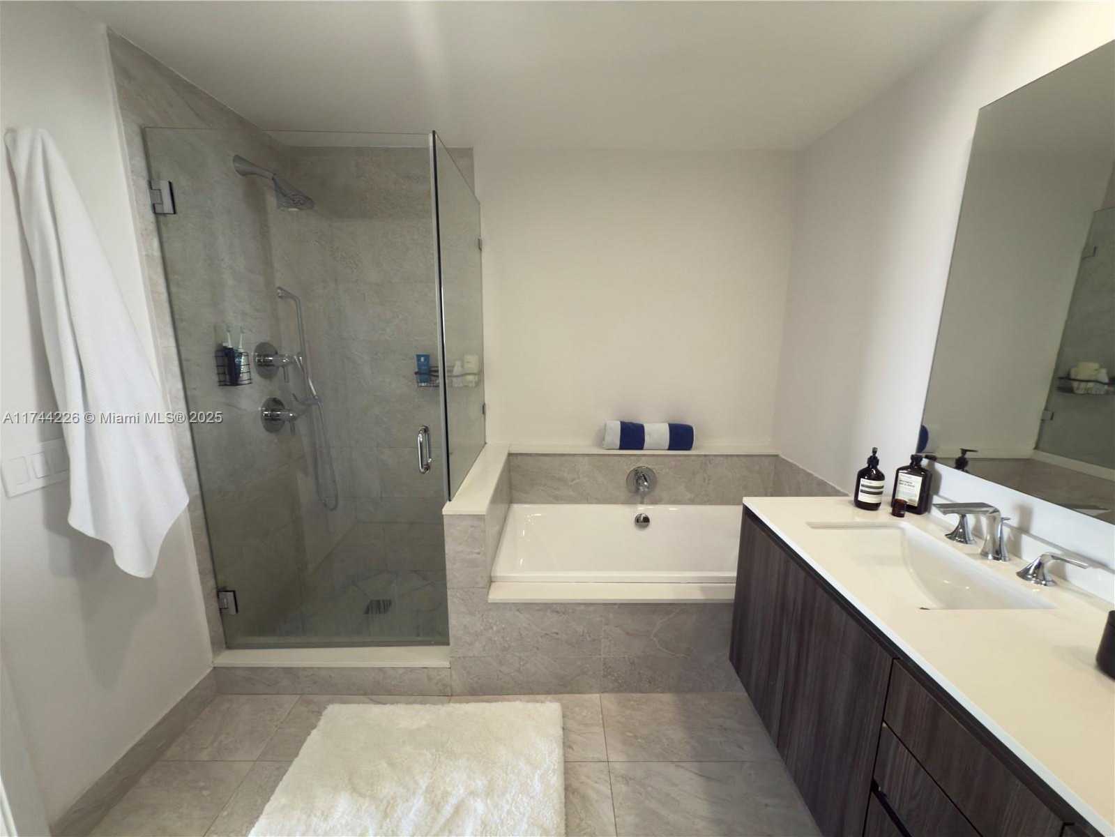 Small Image of 488 NORTH EAST 18TH ST #3300, Miami Number 18