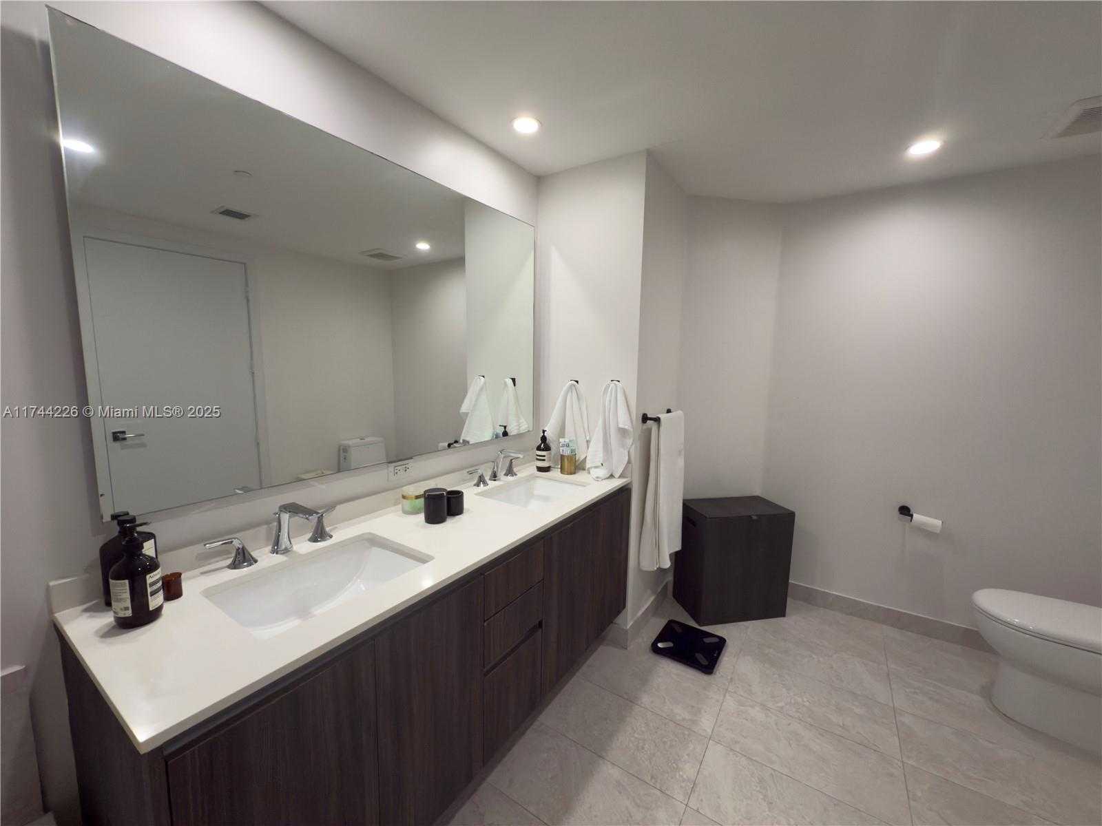 Small Image of 488 NORTH EAST 18TH ST #3300, Miami Number 19