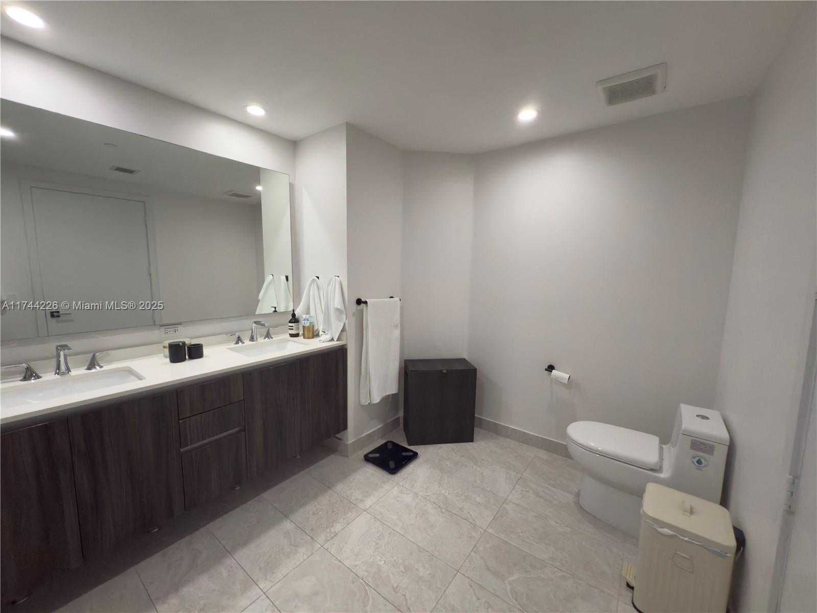 Small Image of 488 NORTH EAST 18TH ST #3300, Miami Number 21