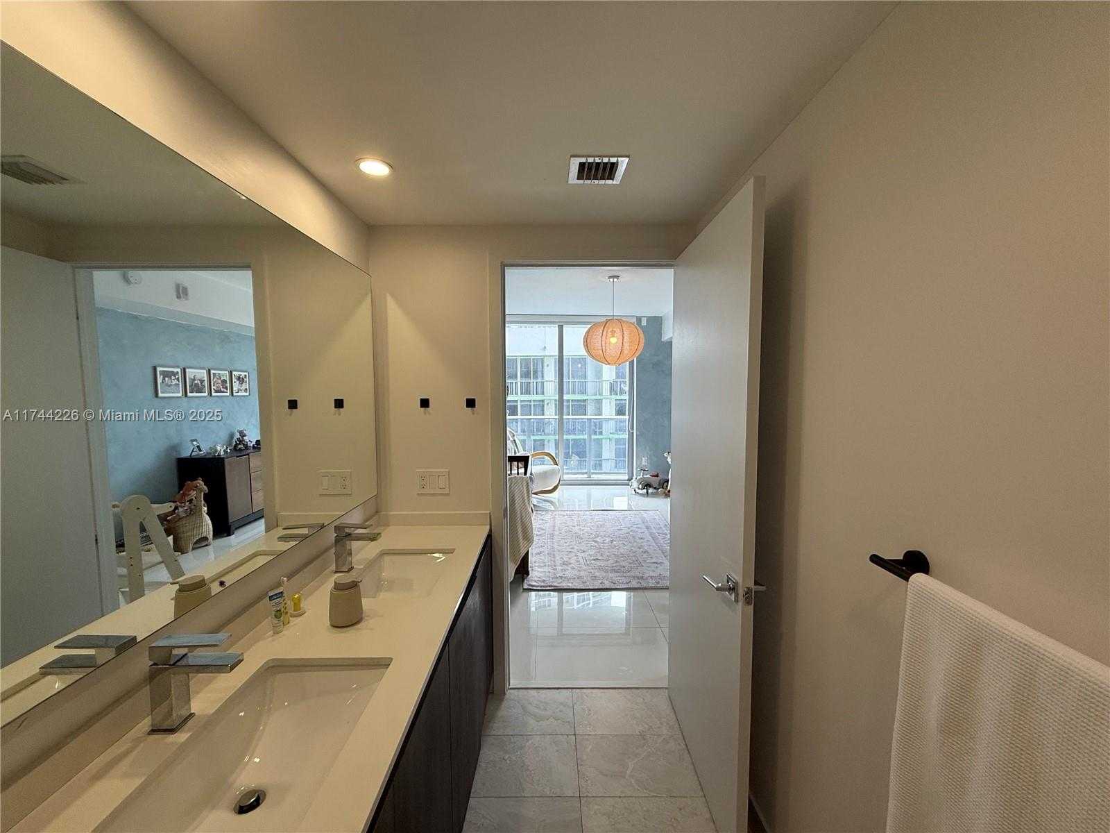 Small Image of 488 NORTH EAST 18TH ST #3300, Miami Number 22
