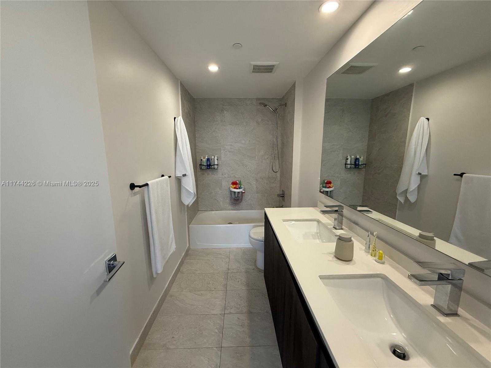 Small Image of 488 NORTH EAST 18TH ST #3300, Miami Number 23