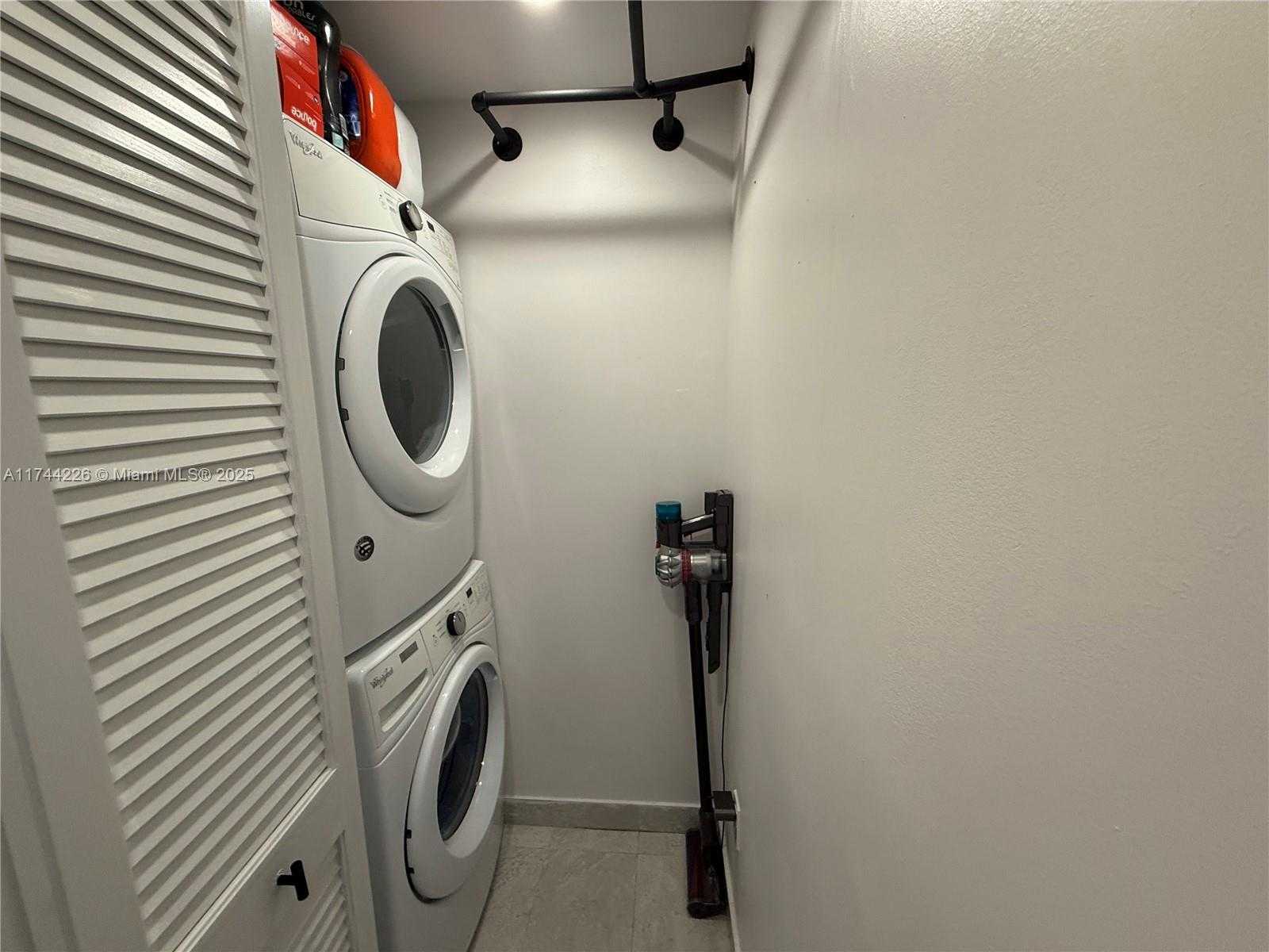 Small Image of 488 NORTH EAST 18TH ST #3300, Miami Number 42