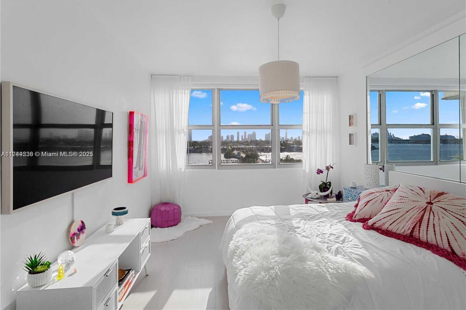 Small Image of 3 ISLAND AVE #07E, Miami Beach Number 2
