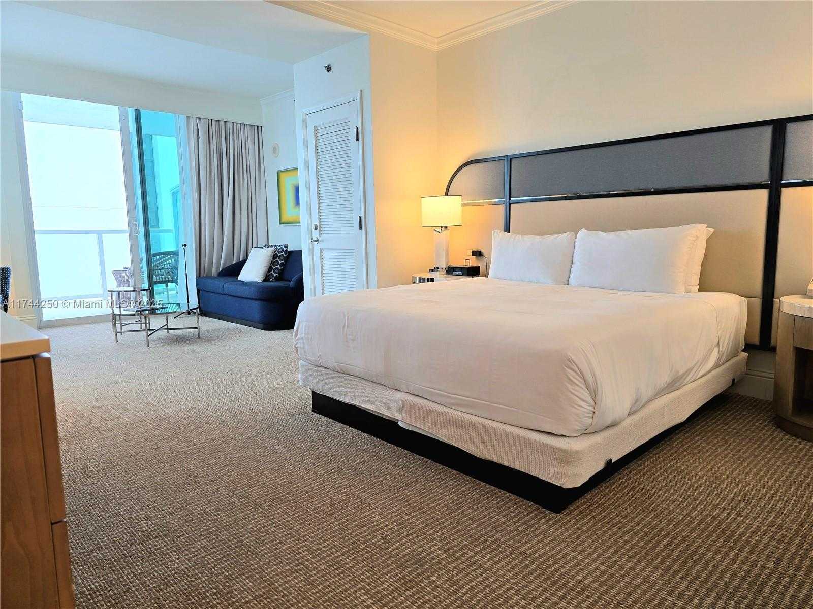 Small Image of 4401 COLLINS AVE #1401, Miami Beach Number 2
