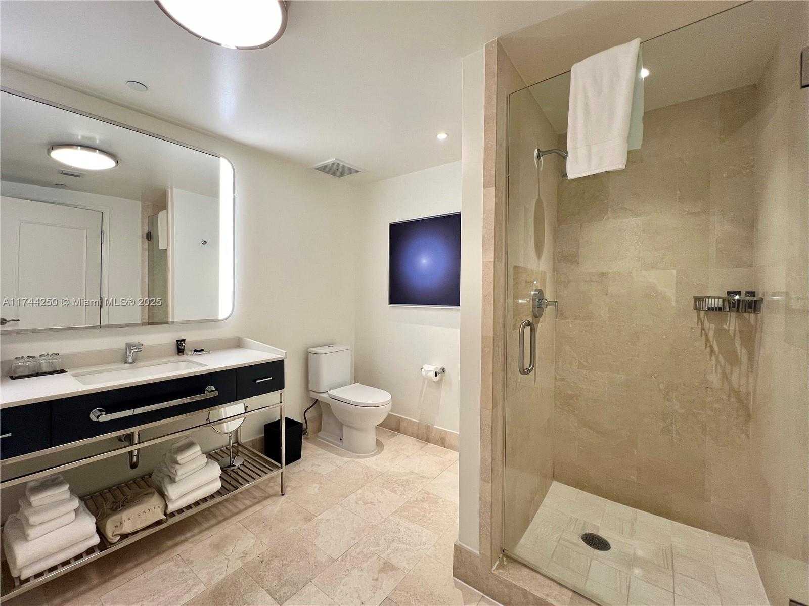Small Image of 4401 COLLINS AVE #1401, Miami Beach Number 6