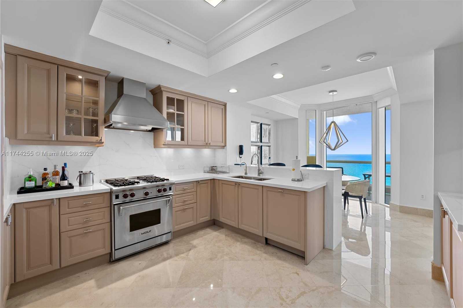 Small Image of 17875 Collins Ave, Sunny Isles Beach, FL 33160, USA Number 10