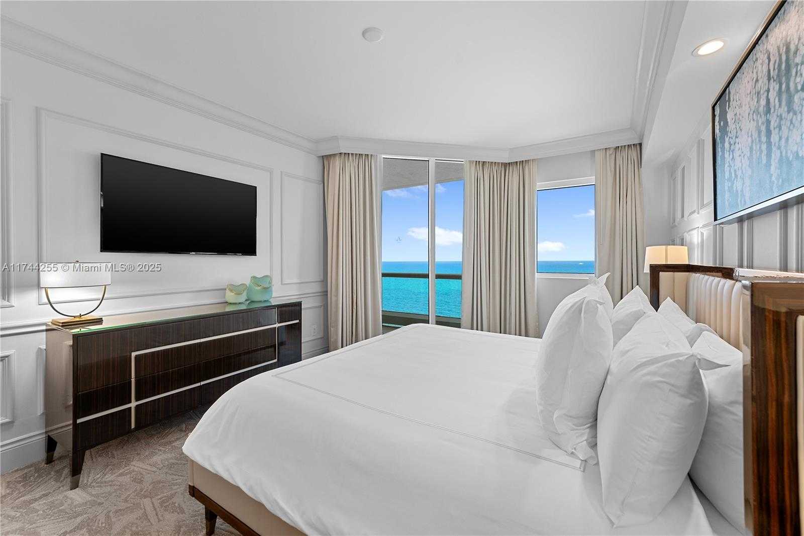 Small Image of 17875 Collins Ave, Sunny Isles Beach, FL 33160, USA Number 15