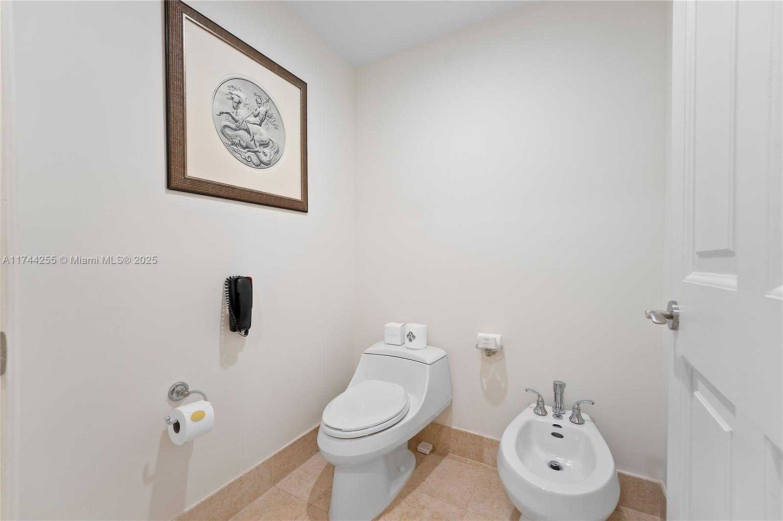Small Image of 17875 Collins Ave, Sunny Isles Beach, FL 33160, USA Number 20