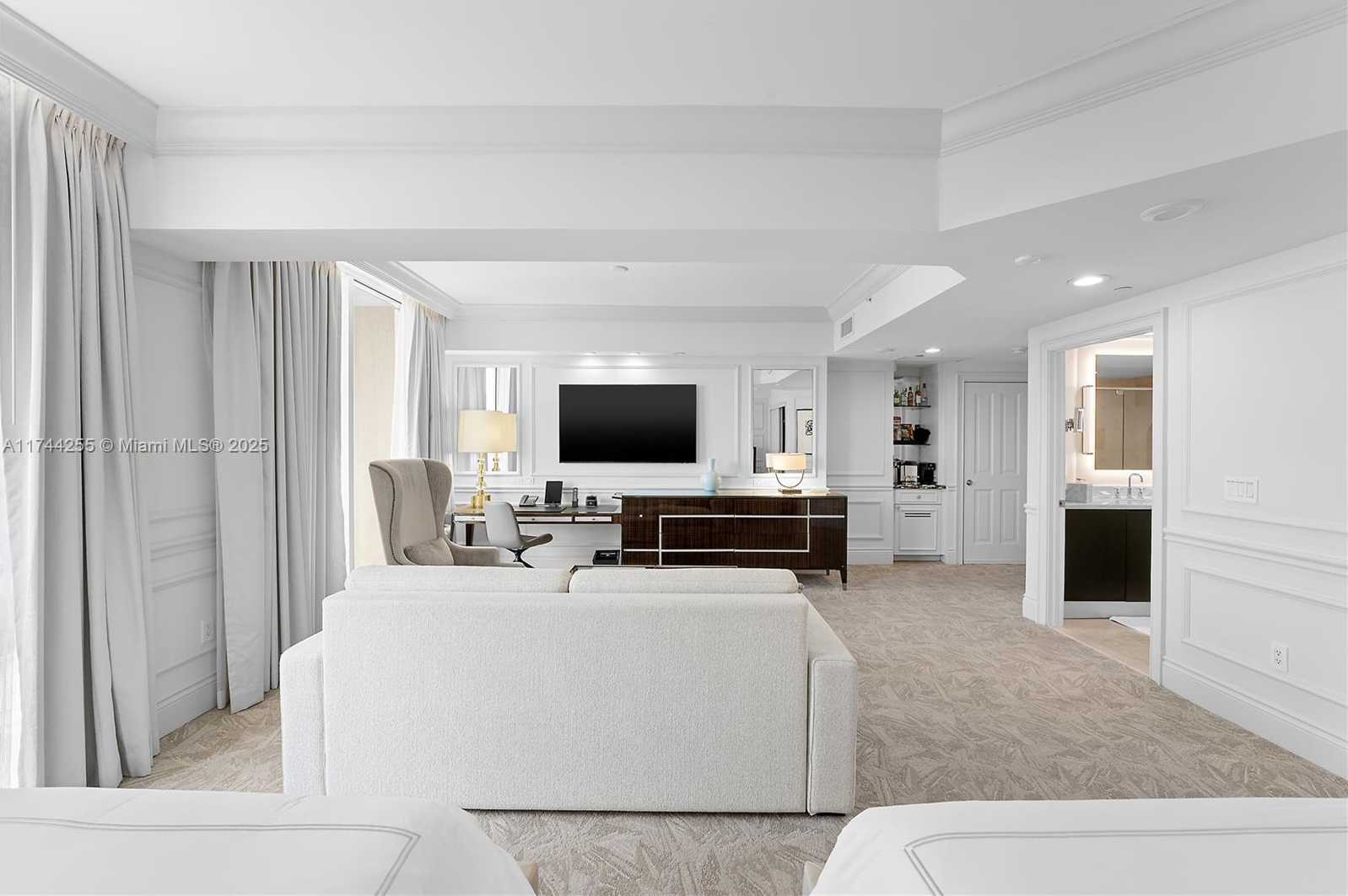 Small Image of 17875 Collins Ave, Sunny Isles Beach, FL 33160, USA Number 31