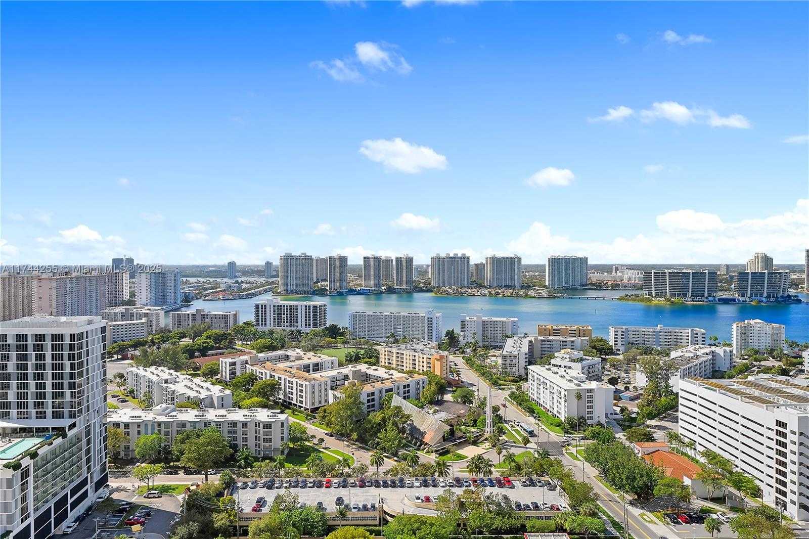 Small Image of 17875 Collins Ave, Sunny Isles Beach, FL 33160, USA Number 37