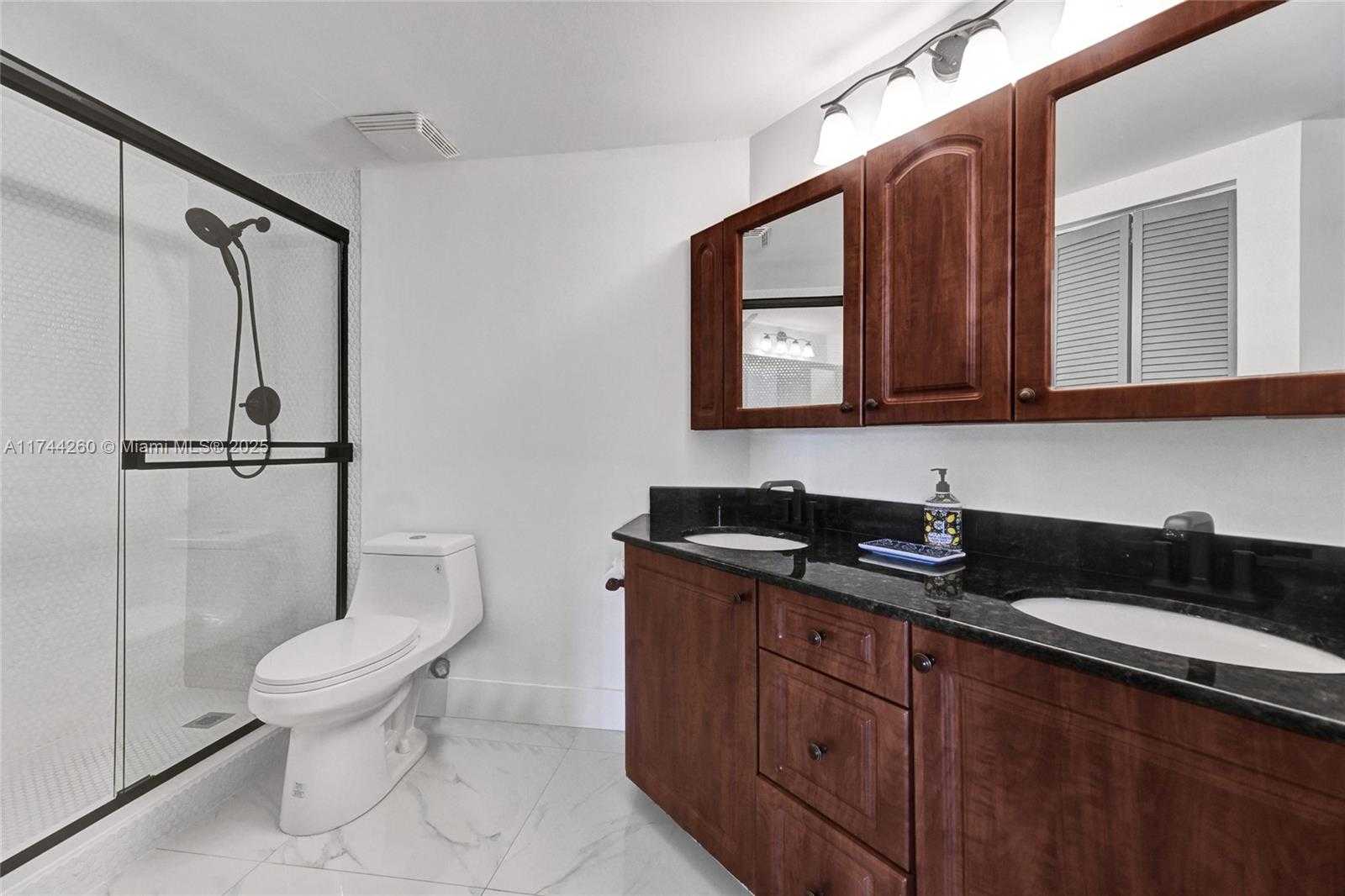 Small Image of 18260 NORTH BAY RD #512, Sunny Isles Beach Number 13