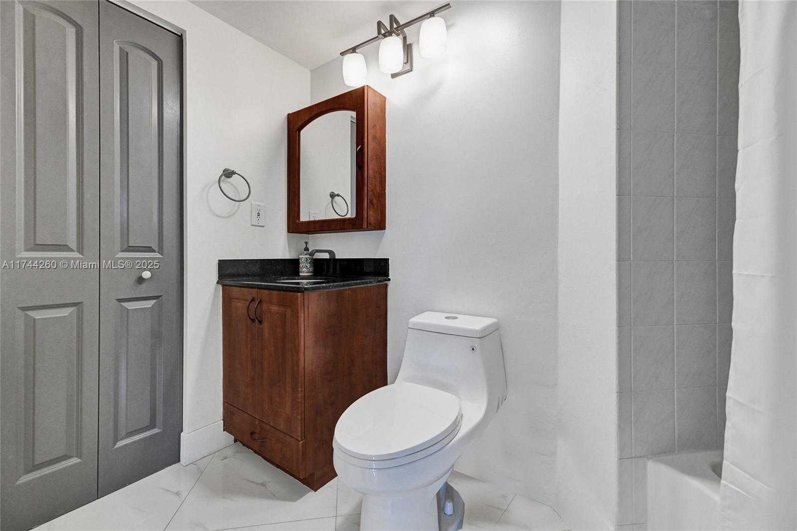 Small Image of 18260 NORTH BAY RD #512, Sunny Isles Beach Number 17