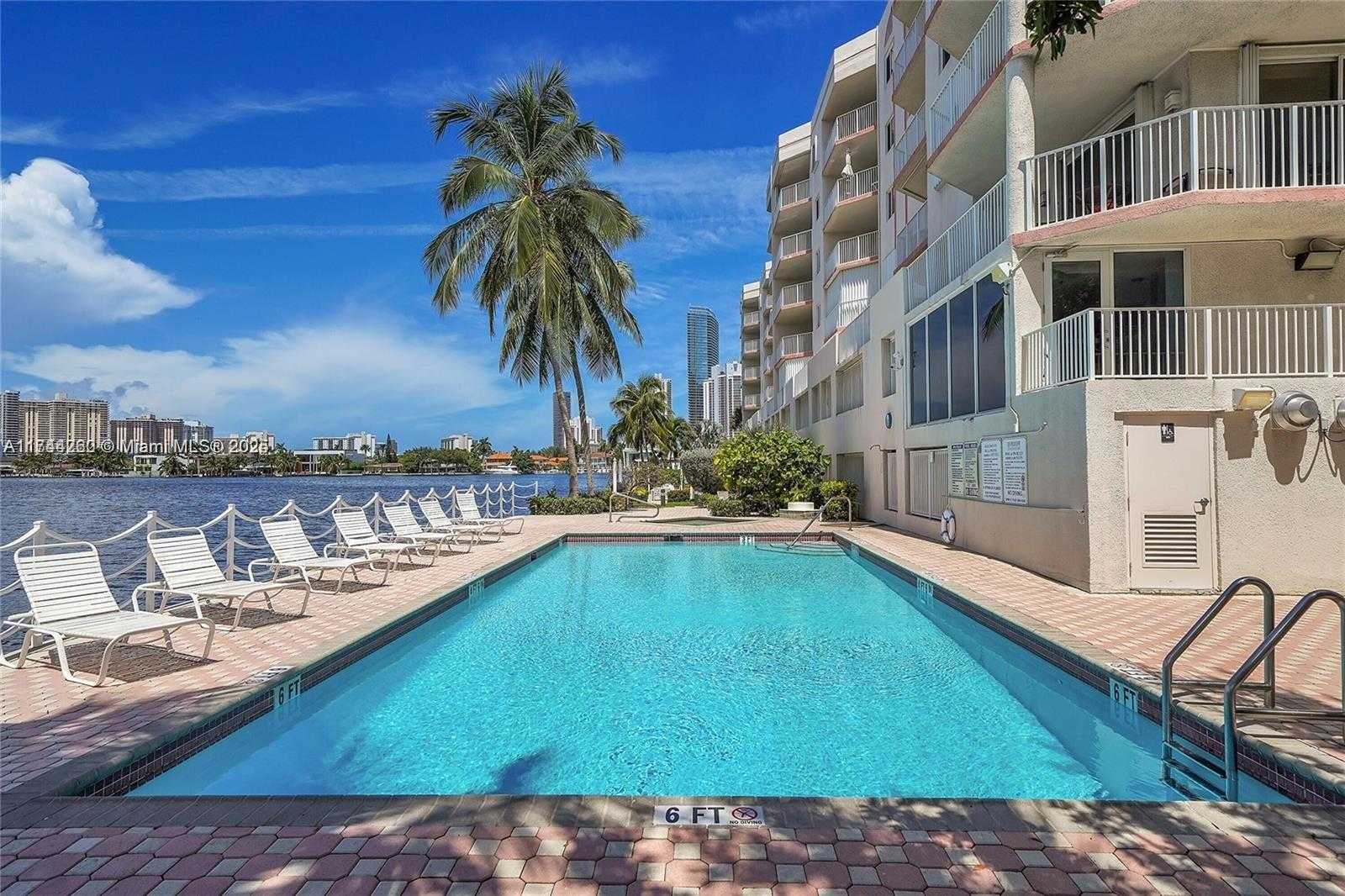 Small Image of 18260 NORTH BAY RD #512, Sunny Isles Beach Number 21