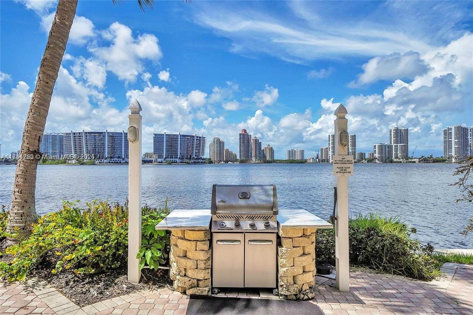 Small Image of 18260 NORTH BAY RD #512, Sunny Isles Beach Number 22