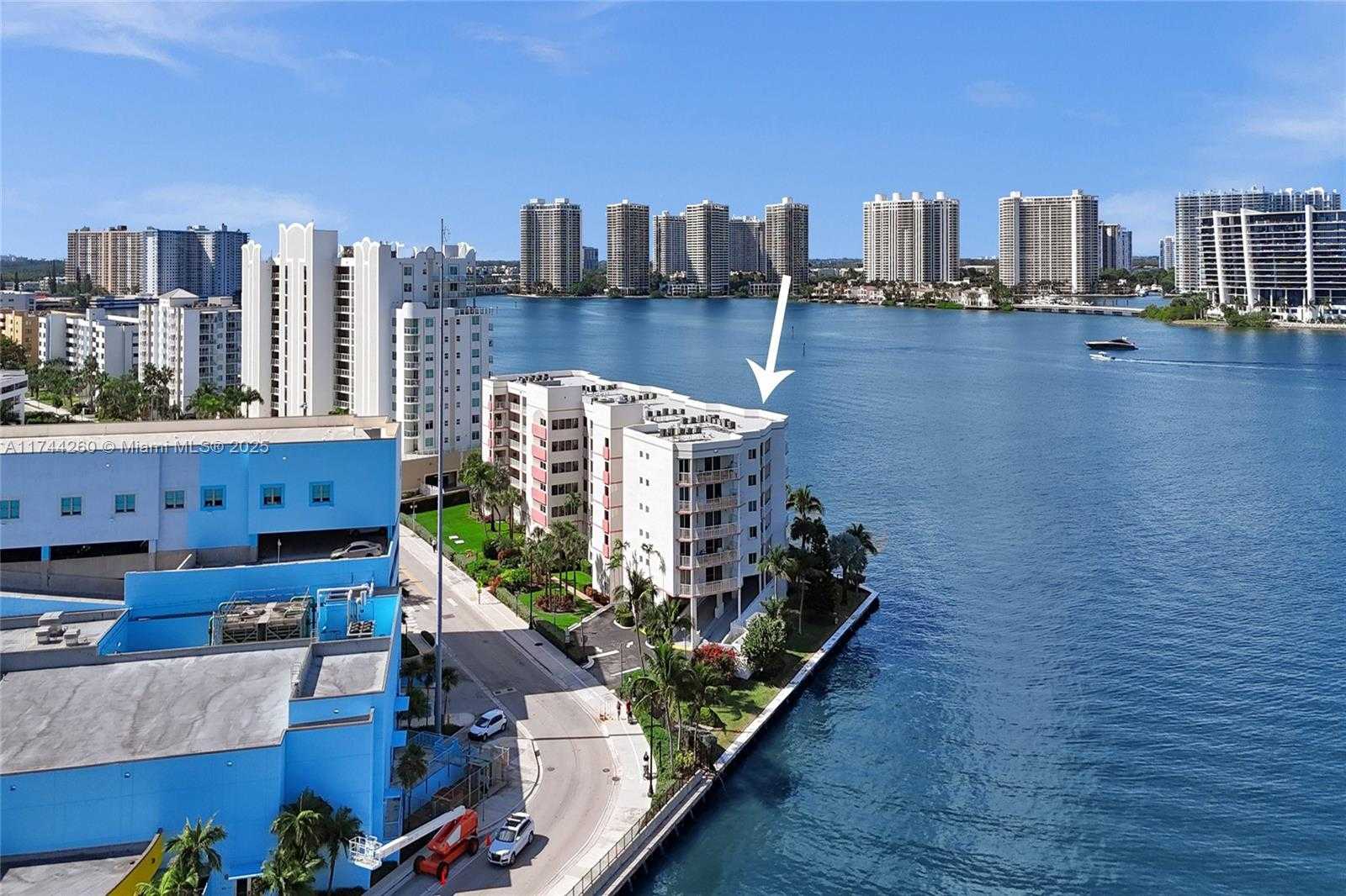 Small Image of 18260 NORTH BAY RD #512, Sunny Isles Beach Number 27