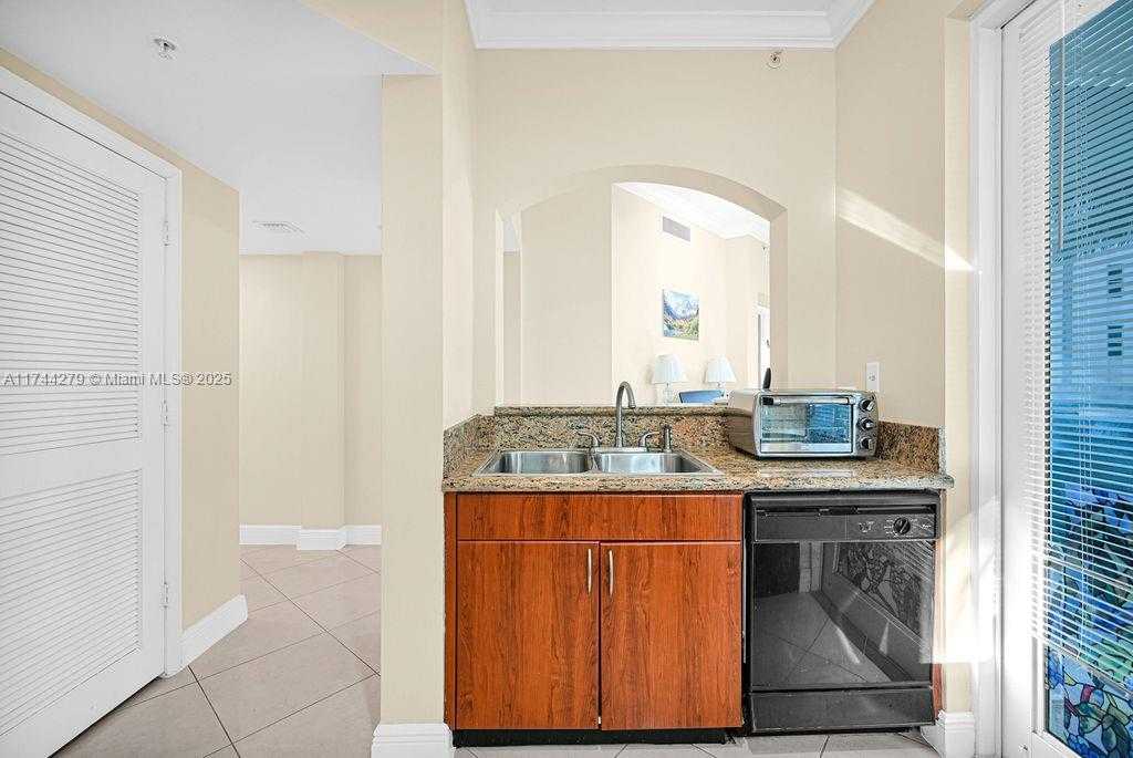 Small Image of 9201 COLLINS AVE #225, Surfside Number 18