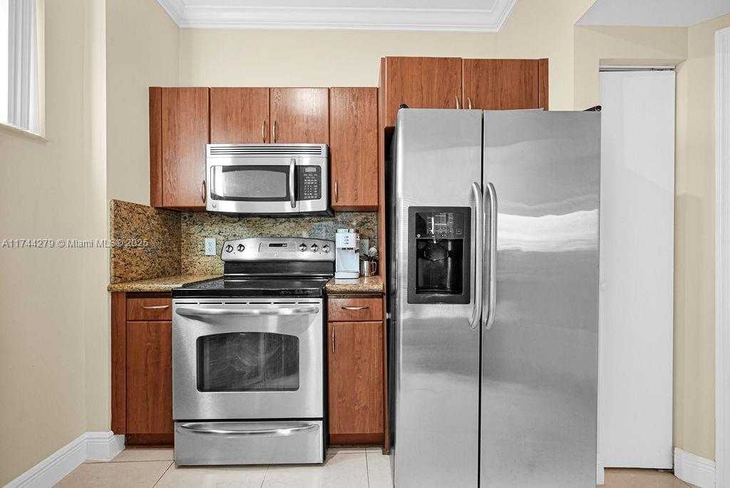 Small Image of 9201 COLLINS AVE #225, Surfside Number 19