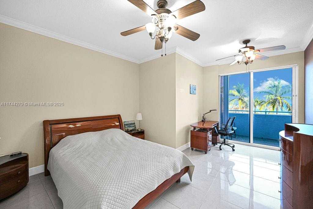 Small Image of 9201 COLLINS AVE #225, Surfside Number 23