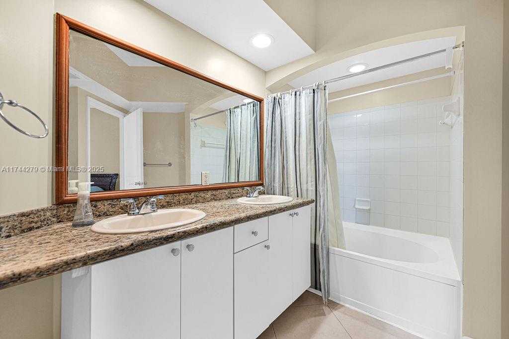 Small Image of 9201 COLLINS AVE #225, Surfside Number 30