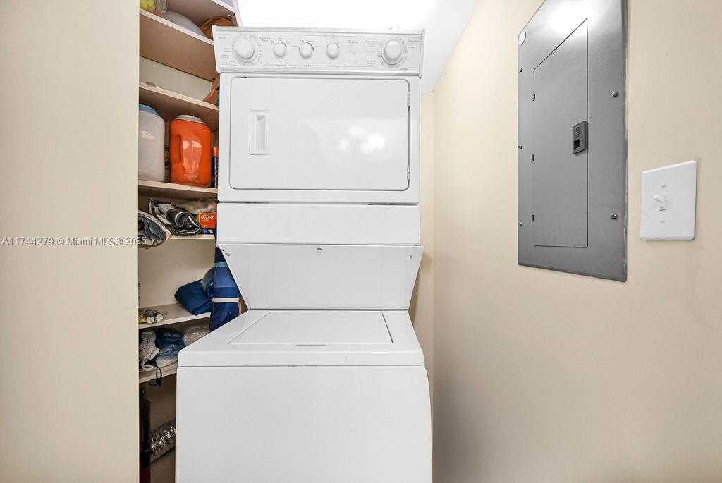 Small Image of 9201 COLLINS AVE #225, Surfside Number 31