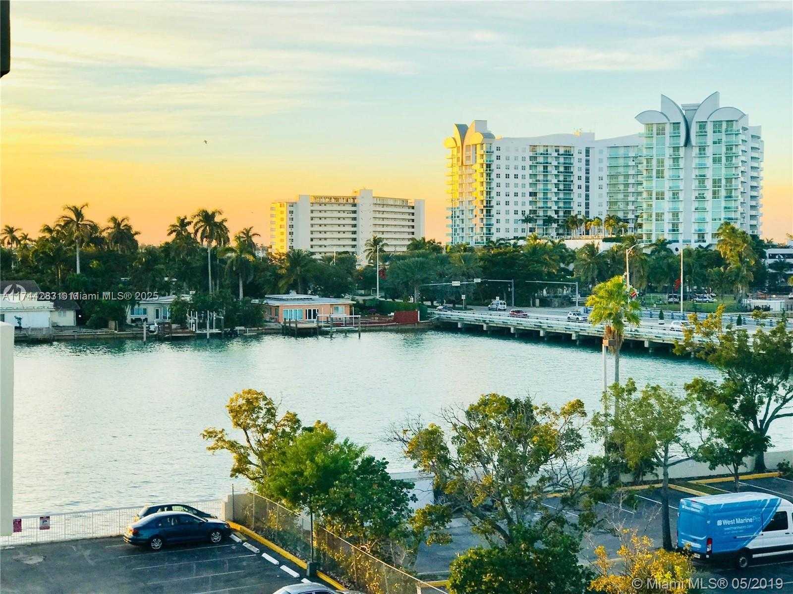 Small Image of 1455 NORTH TREASURE DR #5E, North Bay Village Number 13