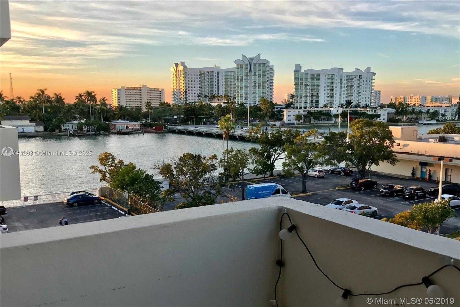Small Image of 1455 NORTH TREASURE DR #5E, North Bay Village Number 14