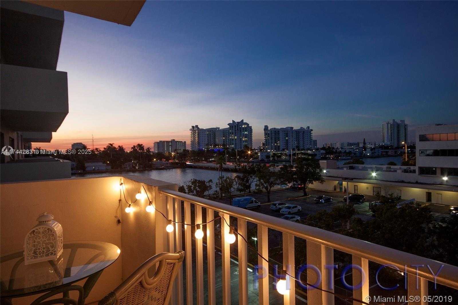 Small Image of 1455 NORTH TREASURE DR #5E, North Bay Village Number 7