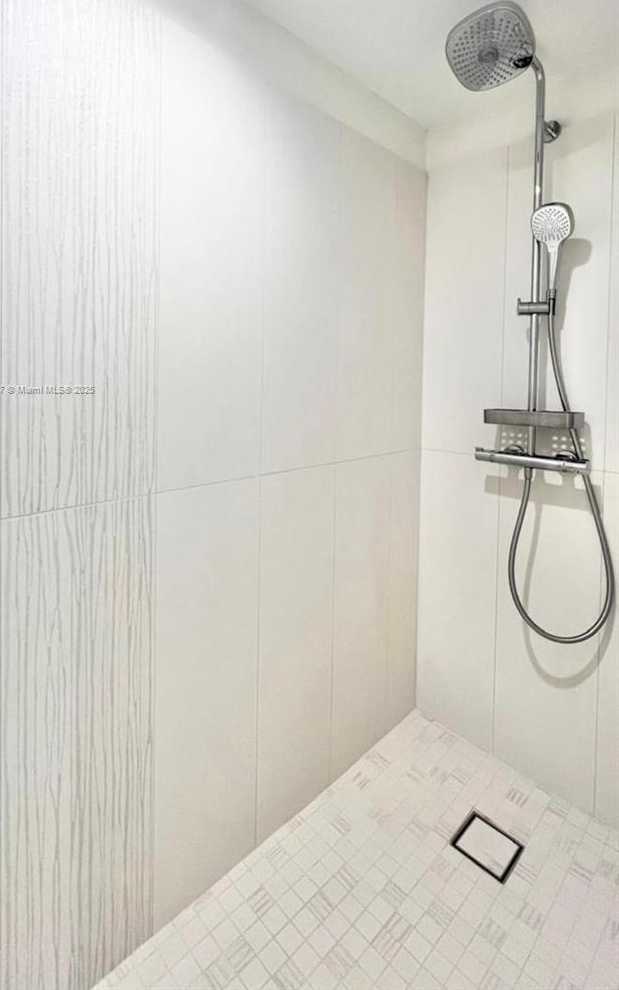 Small Image of 300 DIPLOMAT PKWY #811, Hallandale Beach Number 14